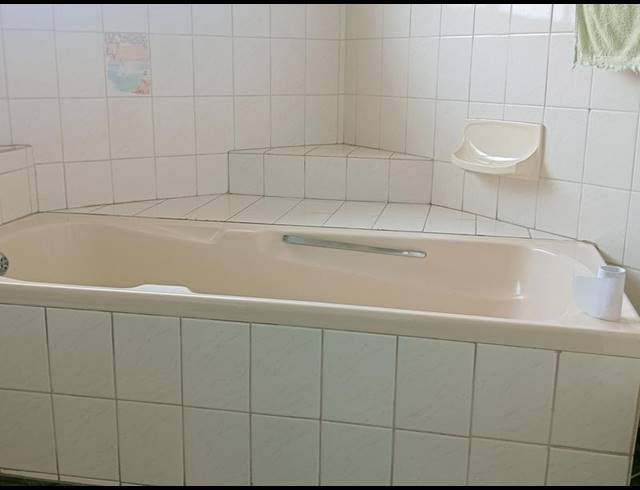 6 BEDROOM HOUSE FOR SALE IN HELIKON PARK